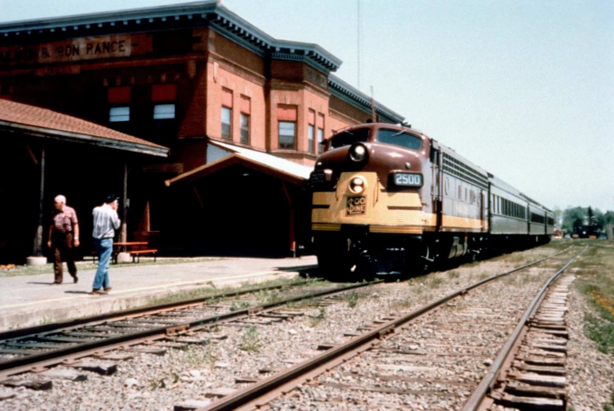 North Shore Scenic Railroad